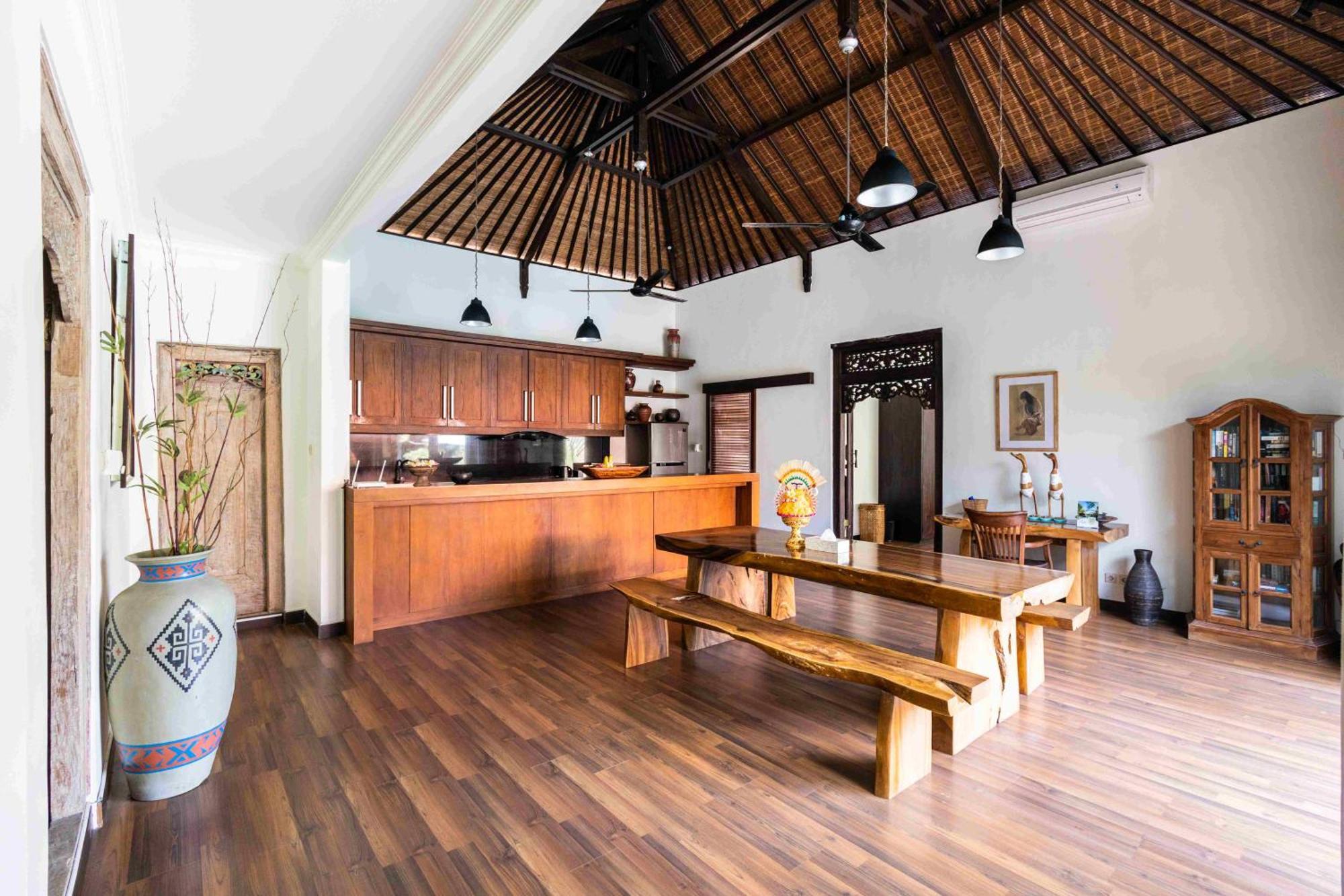 Villa Nesanur - Comfortable & Spacious Beachside Sanur Ngoại thất bức ảnh