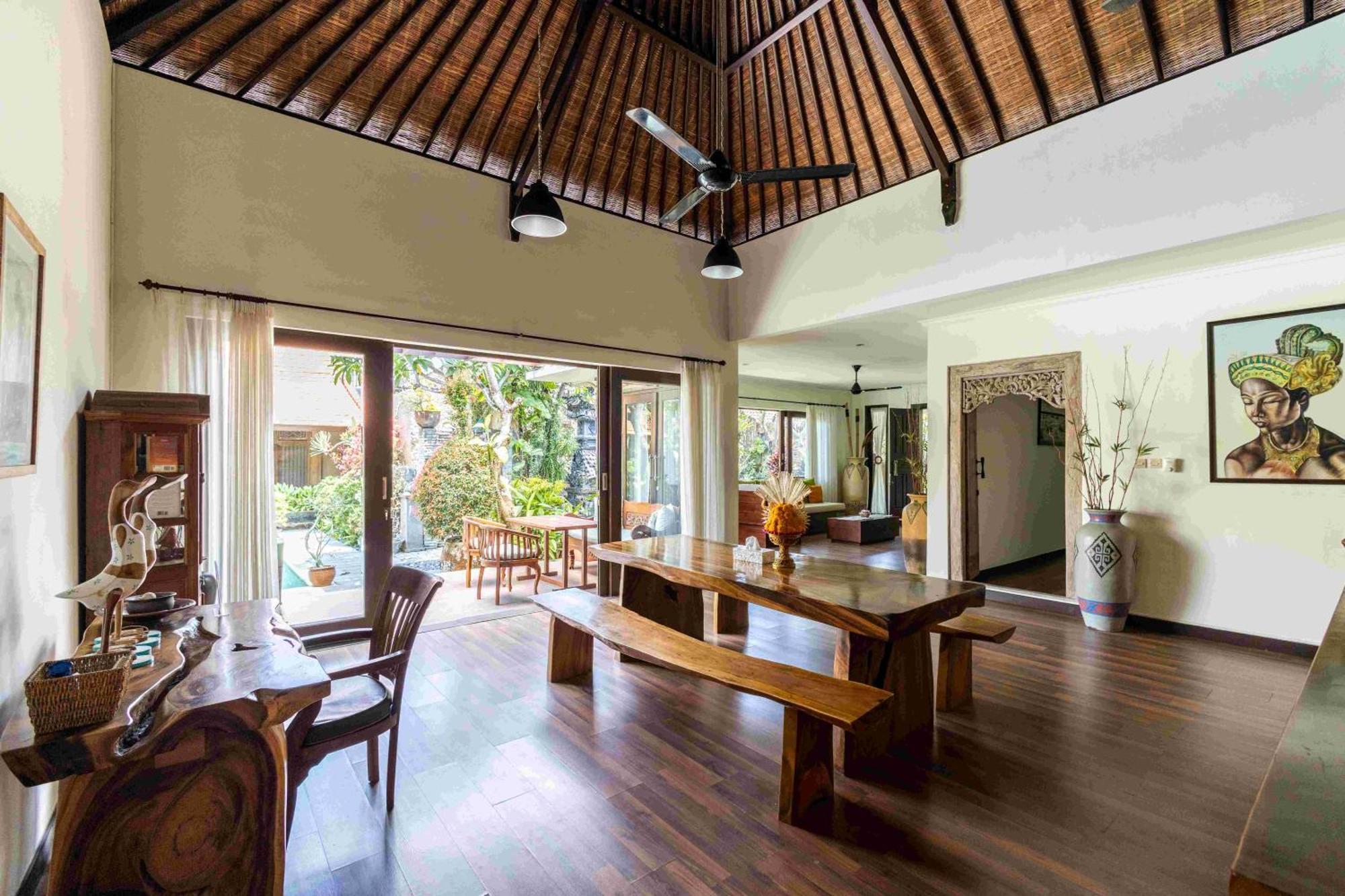 Villa Nesanur - Comfortable & Spacious Beachside Sanur Ngoại thất bức ảnh