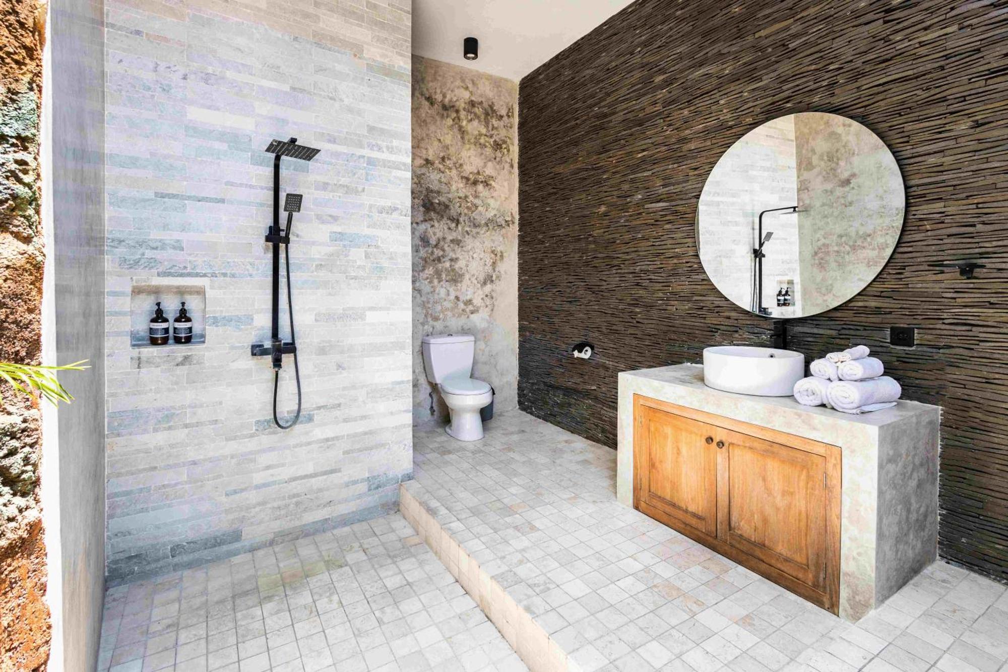 Villa Nesanur - Comfortable & Spacious Beachside Sanur Ngoại thất bức ảnh